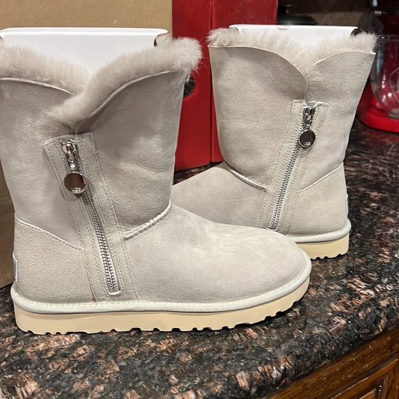 UGG Bailey light gray - Picture 2 of 4